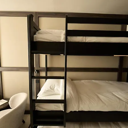 Bunk Bed Room With Sofa Bed דירה *